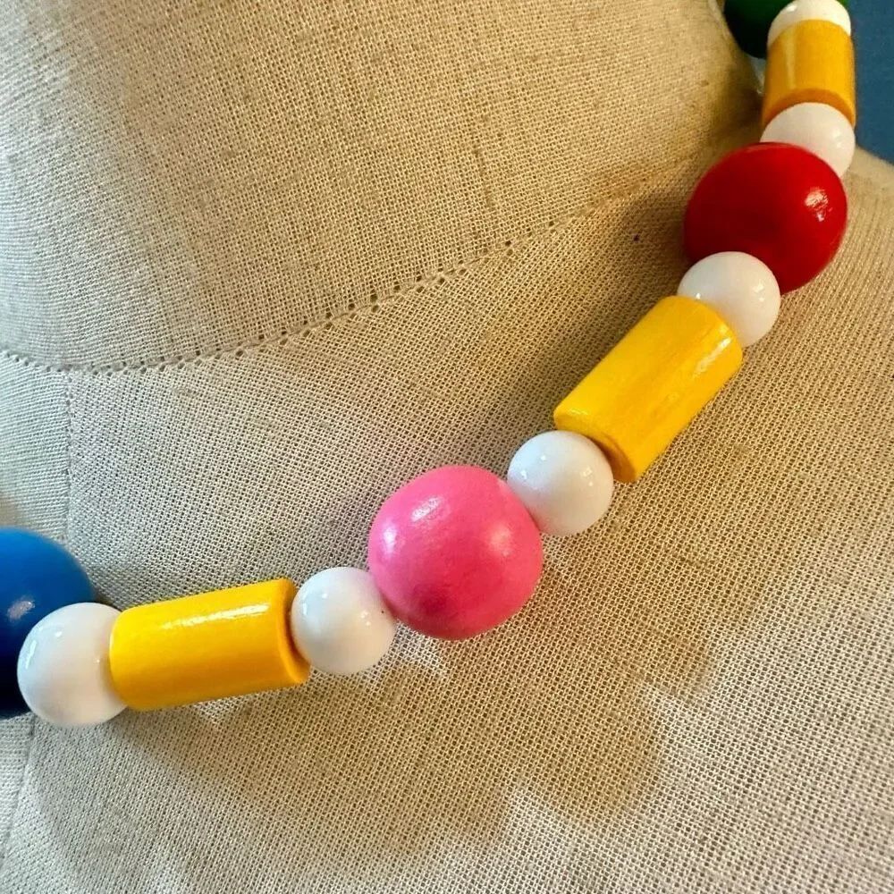 Colorful beaded necklace - Picture 3 of 6